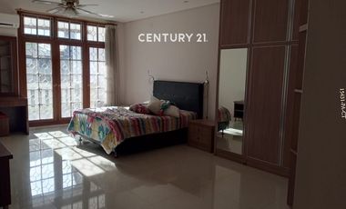 Disewakan Rumah Dengan Kolam Renang Di Pondok Indah Jakarta