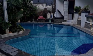 Disewakan Rumah Dengan Kolam Renang Di Pondok Indah Jakarta