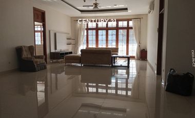 Disewakan Rumah Dengan Kolam Renang Di Pondok Indah Jakarta