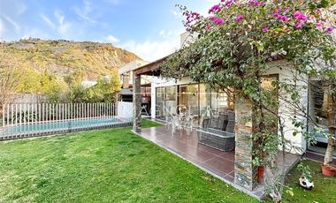 Casa en venta de 4 dorm. en Colina