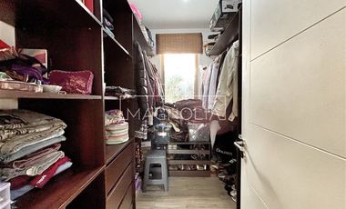 Casa en venta de 4 dorm. en Colina