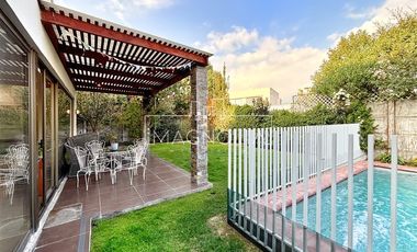 Casa en venta de 4 dorm. en Colina