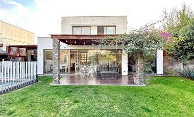 Casa en venta de 4 dorm. en Colina