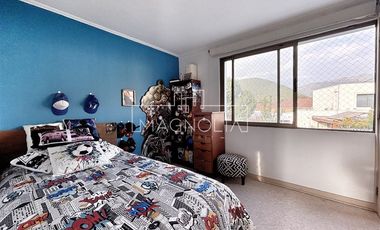 Casa en venta de 4 dorm. en Colina