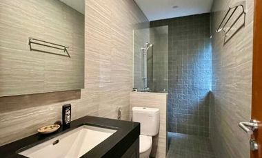 DIJUAL RUMAH MODERN INDUSTRIAL DESIGN, Jl VILA DELIMA, LEBAK BULUS