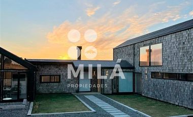Amplia casa seminueva en Llanquihue, condominio, vistas