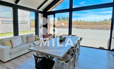 Amplia casa seminueva en Llanquihue, condominio, vistas