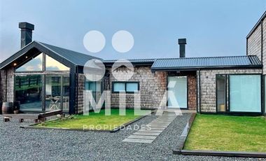 Amplia casa seminueva en Llanquihue, condominio, vistas