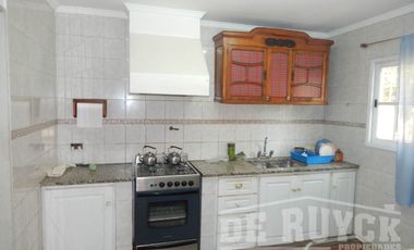 Casa en venta en Ezpeleta Este