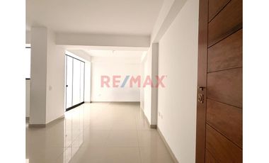 🏢Departamento De Estreno En Primer Piso Y Con Amplio Patio 💫🌴