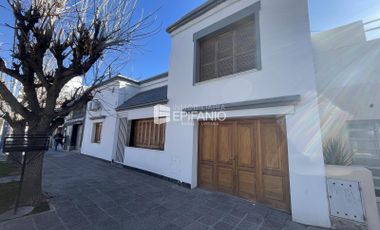 Venta  - Casa en Mitre y La Pampa - Ideal comercial -   C047
