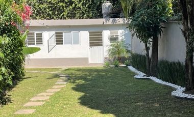 EN VENTA EDIFICIO DE TRES NIVELES ZONA SUR (LAS PALMAS) EN CUERNAVACA, MORELOS.