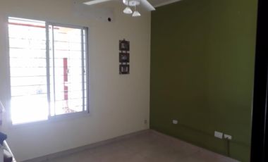 VENDO CASA IMPECABLE