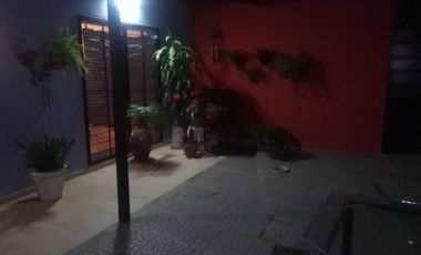 VENDO CASA IMPECABLE