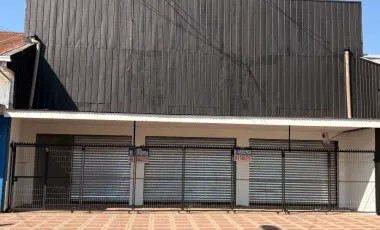 Arriendo local Comercial en el centro de Curicó