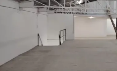 Arriendo local Comercial en el centro de Curicó