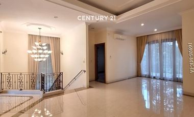 Disewakan Rumah Pondok Indah Lingkungan Asri Ada Kolam Renang