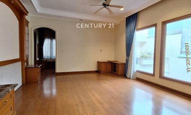 Disewakan Rumah Pondok Indah Lingkungan Asri Ada Kolam Renang