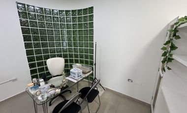 consultorio en arriendo en granadillo. Cod A28007