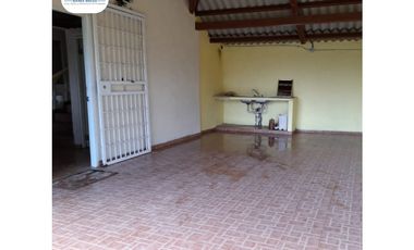 SE VENDE CASA EN LAS VISTAS DE CERRO AZUL