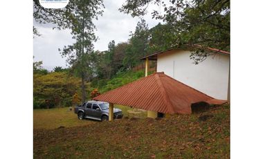 SE VENDE CASA EN LAS VISTAS DE CERRO AZUL