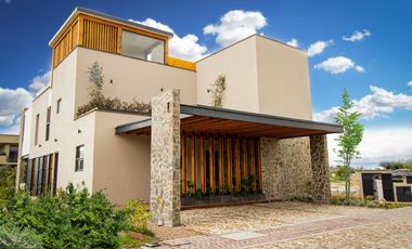 IZMIR San Miguel de Allende