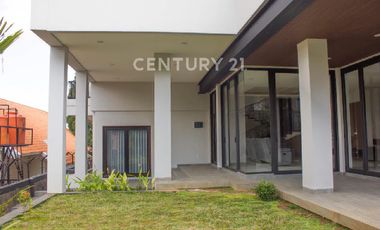 Rumah Minimalis Modern Terawat Sejuk Mainroad Resor Dago Pakar Bandung