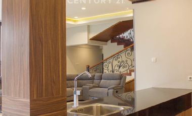 Rumah Minimalis Modern Terawat Sejuk Mainroad Resor Dago Pakar Bandung