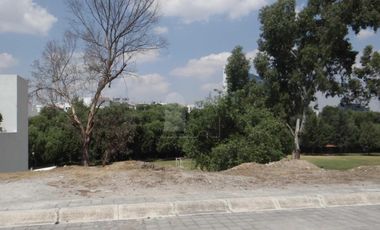 Terreno habitacional en venta en Fraccionamiento  El Saucedal, Puebla, Pue.
