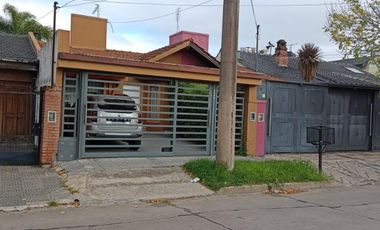 Casa PH en venta en Castelar Norte