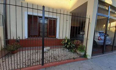 Casa en venta en Quilmes Este