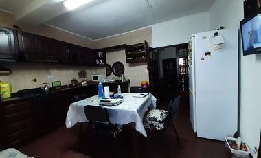 Casa en venta en Quilmes Este
