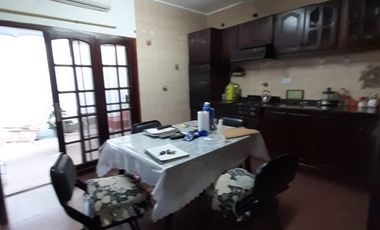 Casa en venta en Quilmes Este