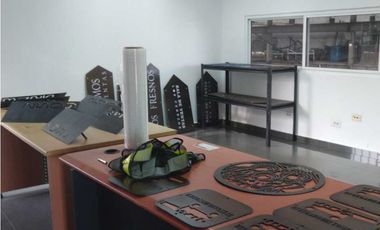 Se Vende/Alquila Galera Industrial en Pedregal de 1200m2