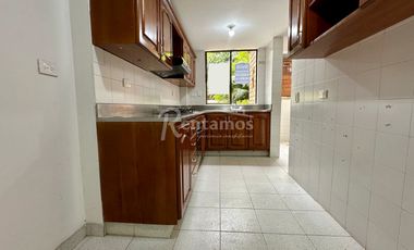 casa en arriendo en loma del escobero. Cod A775934