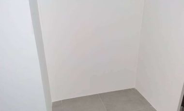Suite de venta en el Edificio Quo, de estreno, frente al Mall del Sol.
