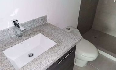 Suite de venta en el Edificio Quo, de estreno, frente al Mall del Sol.