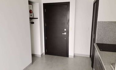 Suite de venta en el Edificio Quo, de estreno, frente al Mall del Sol.