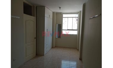 Mini Departamento  En Urb. Angamos