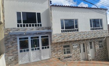 casa en venta en ricaurte. Cod V210