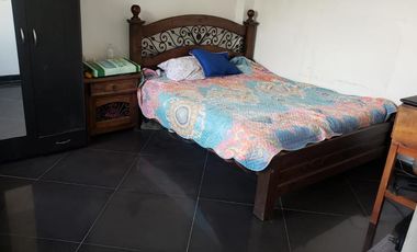 casa en venta en ricaurte. Cod V210