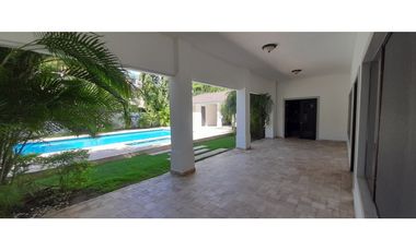 VENTA DE LUJOSA CASA EN COSTA DEL ESTE (JM)