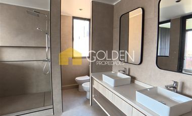 Casa en venta de 5 dorm. en Lo Barnechea