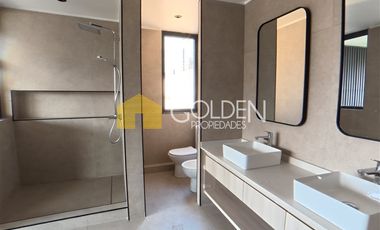 Casa en venta de 5 dorm. en Lo Barnechea