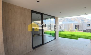 Casa en venta de 5 dorm. en Lo Barnechea