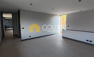 Casa en venta de 5 dorm. en Lo Barnechea