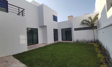 CASA EN VENTA CON RECAMARA EN P.B. FRACC. PALMAS GREEN MEDELLIN,VER.