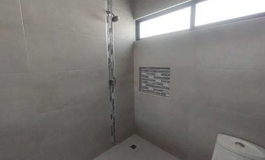 CASA EN VENTA CON RECAMARA EN P.B. FRACC. PALMAS GREEN MEDELLIN,VER.