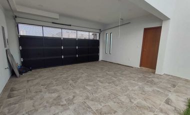 CASA EN VENTA CON RECAMARA EN P.B. FRACC. PALMAS GREEN MEDELLIN,VER.