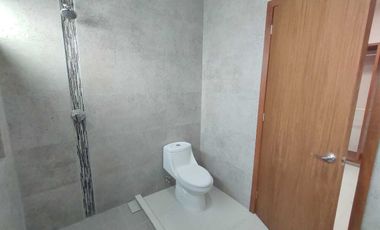 CASA EN VENTA CON RECAMARA EN P.B. FRACC. PALMAS GREEN MEDELLIN,VER.
